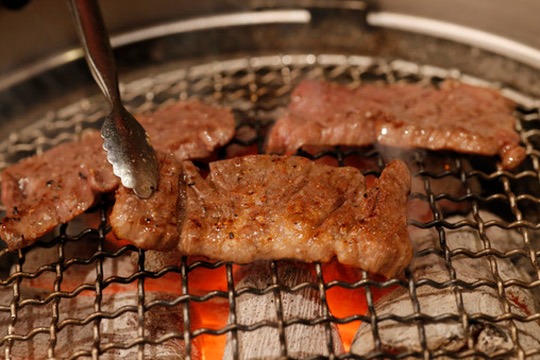 黒5 プロによるフルアテンドでの網焼き